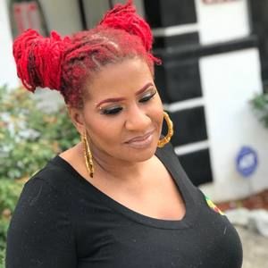 Meet your Posher, Roxy